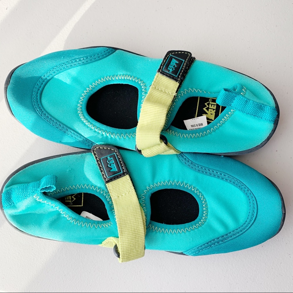 REI High Quality Water/Swim Adjustable Shoes Girls
